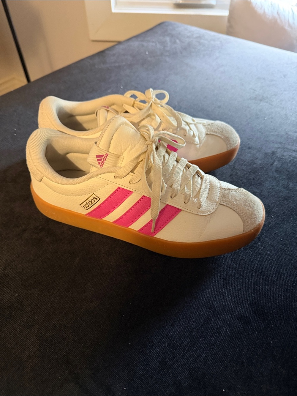 adidas Women's Cream Sneakers with Pink Stripes and Gum Sole size 8.5